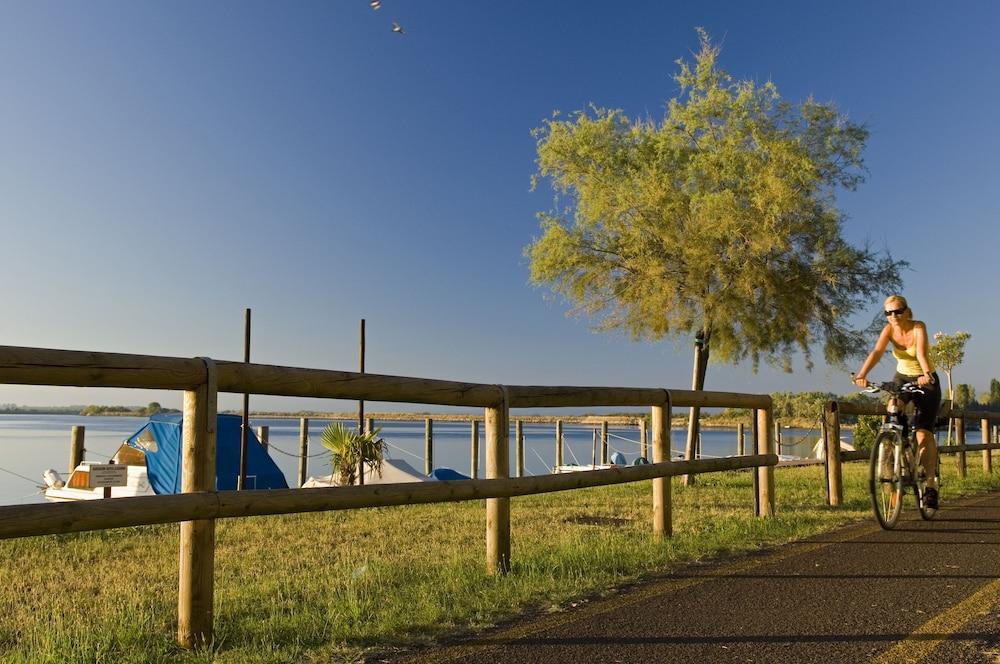Aparthotel Touring Градо Экстерьер фото