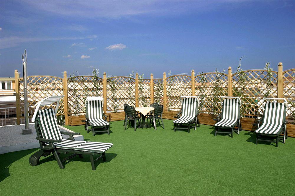 Aparthotel Touring Градо Экстерьер фото