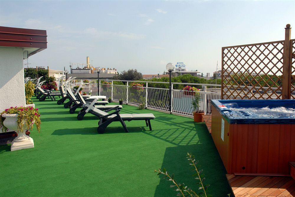 Aparthotel Touring Градо Экстерьер фото