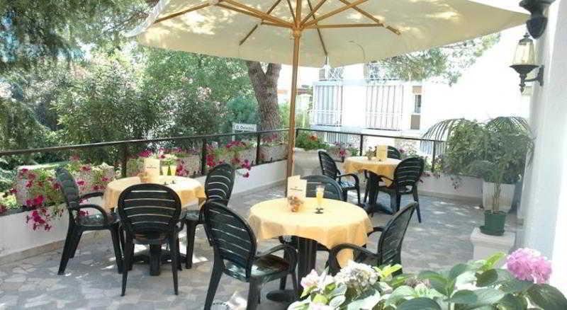 Aparthotel Touring Градо Экстерьер фото